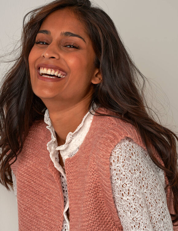 Gilet col rond sans manches, point mousse (rose chiné) Gilet col rond sans manches, point mousse (rose chiné)